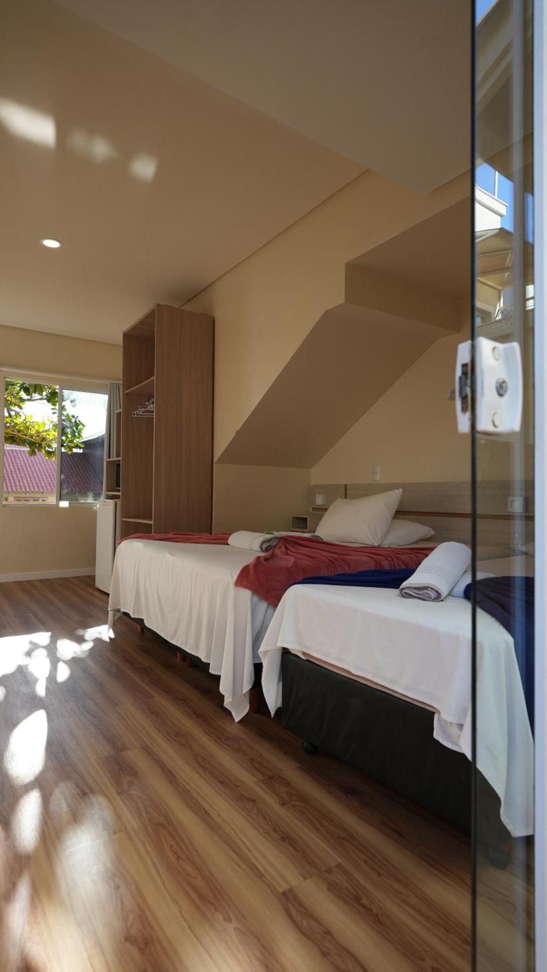 Pousada Areia Cristal บอมบินญัส ภายนอก รูปภาพ